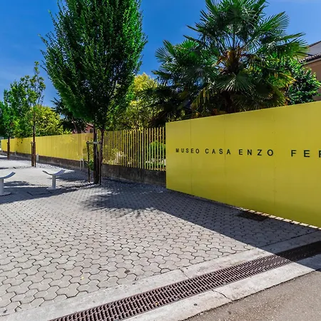 Enzo Ferrari Museum -wifi, Train Station And Parking *
