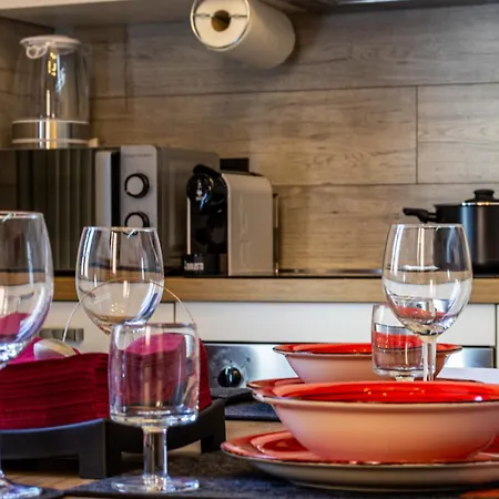 Enzo Ferrari Museum -wifi, Train Station And Parking *