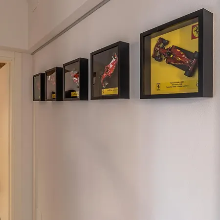 Enzo Ferrari Museum -wifi, Train Station And Parking Appartement