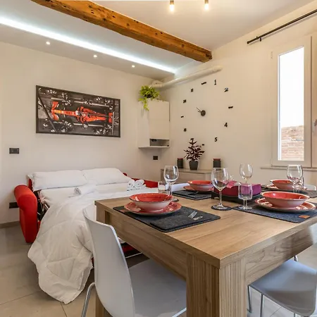 Enzo Ferrari Museum -wifi, Train Station And Parking Apartment