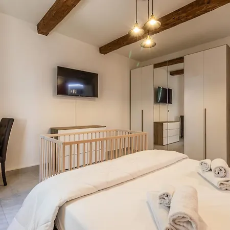 Apartment Enzo Ferrari Museum -wifi, Train Station And Parking Modena