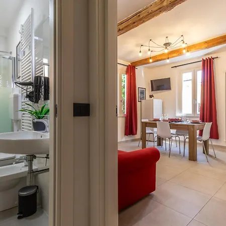 Enzo Ferrari Museum -wifi, Train Station And Parking Apartment *