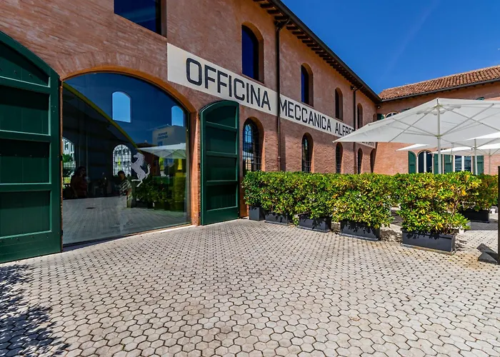 Enzo Ferrari Museum -wifi, Train Station And Parking Apartman
