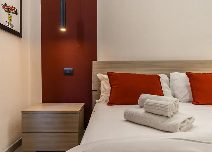 Enzo Ferrari Museum -wifi, Train Station And Parking アパート *