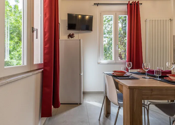 Enzo Ferrari Museum -wifi, Train Station And Parking Apartman