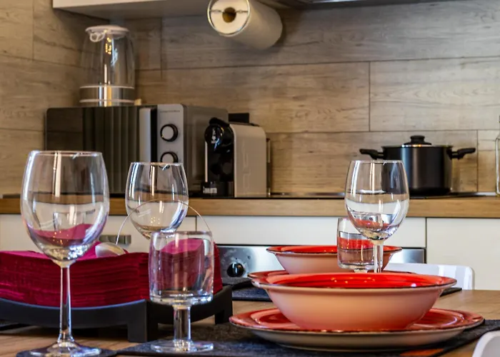 Enzo Ferrari Museum -wifi, Train Station And Parking *