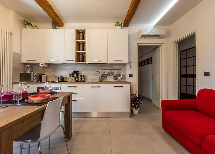 Enzo Ferrari Museum -wifi, Train Station And Parking Modena