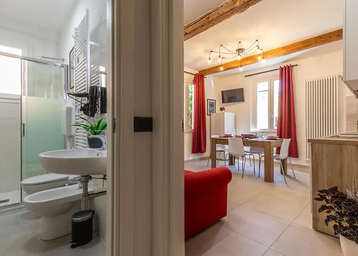 Enzo Ferrari Museum -wifi, Train Station And Parking Apartman *